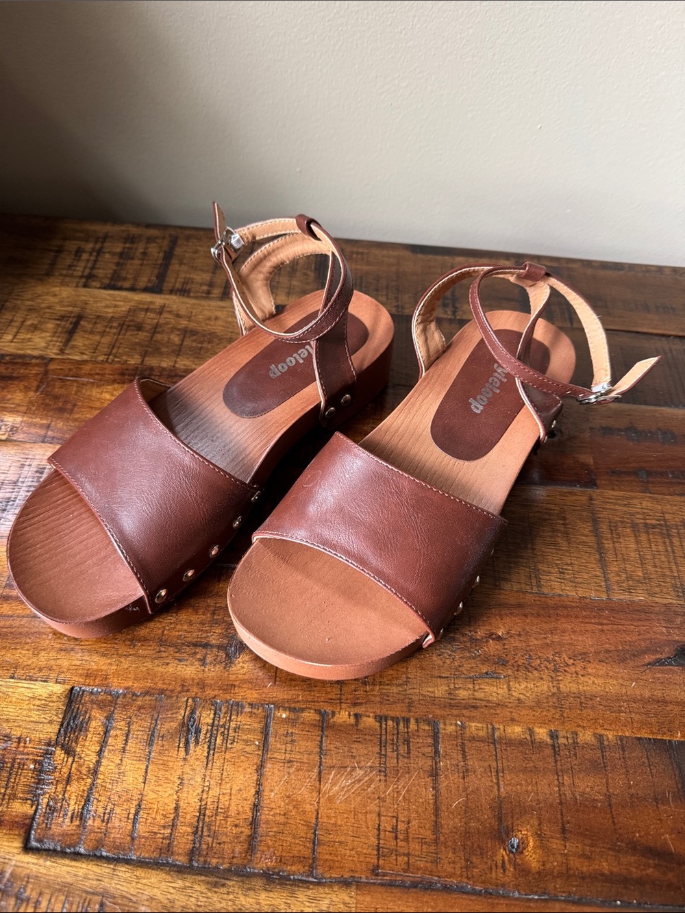 NWOT - Women’s Brown Ankle-Strap Platform Sandals